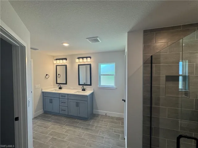 4112 Nw 37th St, Cape Coral, Florida 33993