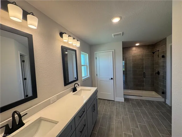 4112 Nw 37th St, Cape Coral, Florida 33993