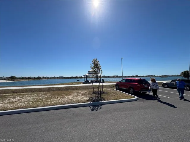 Close-by Crystal Lake Park