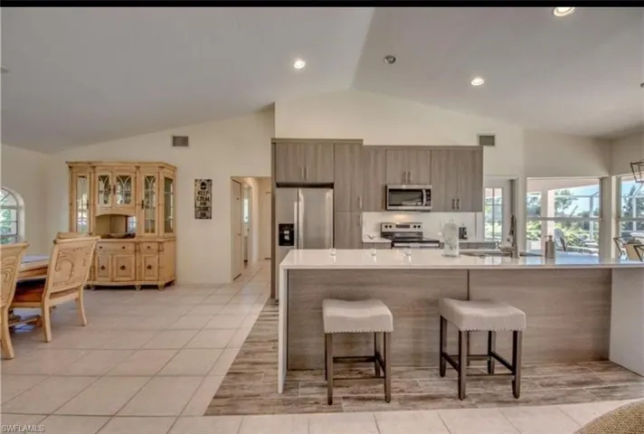 318 Sw 28 St, Cape Coral, Florida 33914