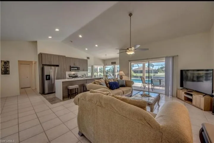 318 Sw 28 St, Cape Coral, Florida 33914