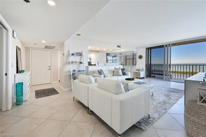 5550  Heron Point  DR, Naples, FL 34108