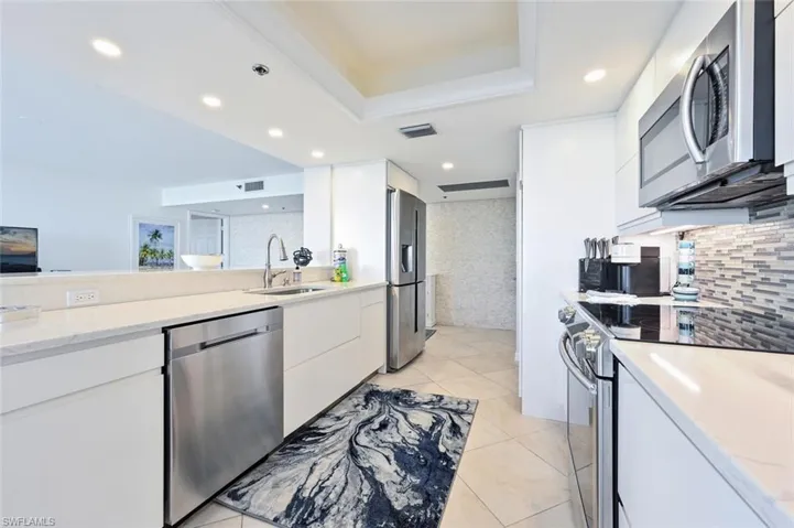 5550  Heron Point  DR, Naples, FL 34108