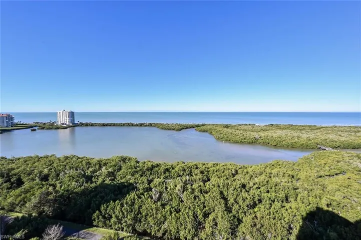 5550  Heron Point  DR, Naples, FL 34108