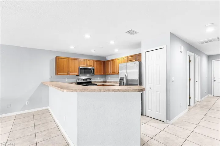 1333 Se 8th Ave 1401, Cape Coral, Florida 33990