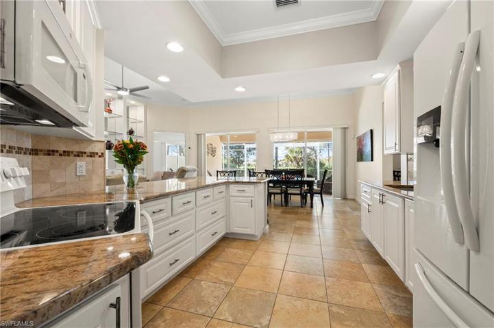 28353 Moray Dr Bonita Springs FL 34135 - Granite countertops and lots of storage