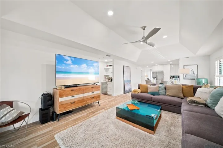 544 10th Ave S 202n, Naples, Florida 34102