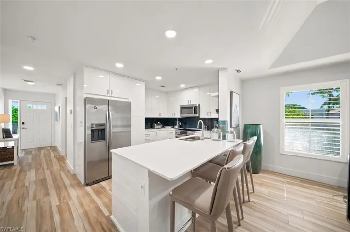 544 10th Ave S 202n, Naples, Florida 34102