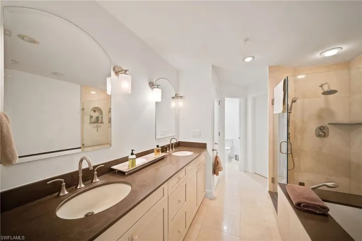 544 10th Ave S 202n, Naples, Florida 34102
