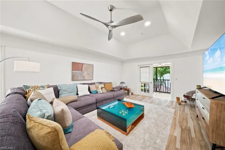 544 10th Ave S 202n, Naples, Florida 34102