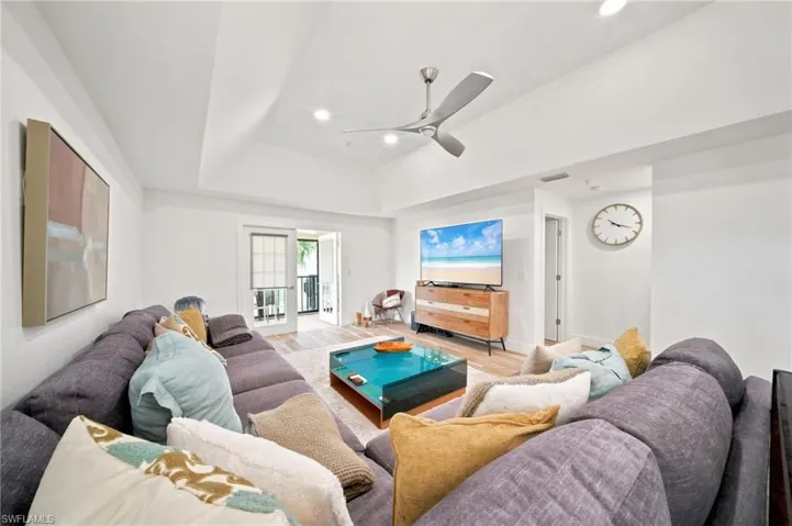 544 10th Ave S 202n, Naples, Florida 34102