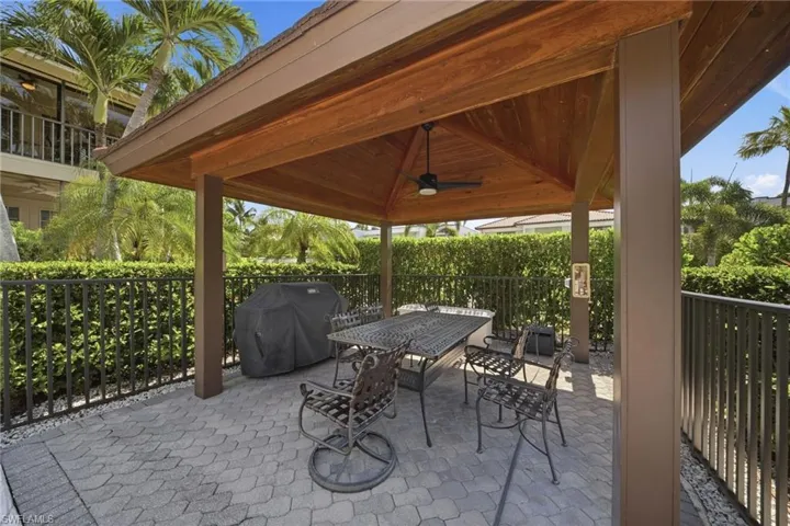 544 10th Ave S 202n, Naples, Florida 34102