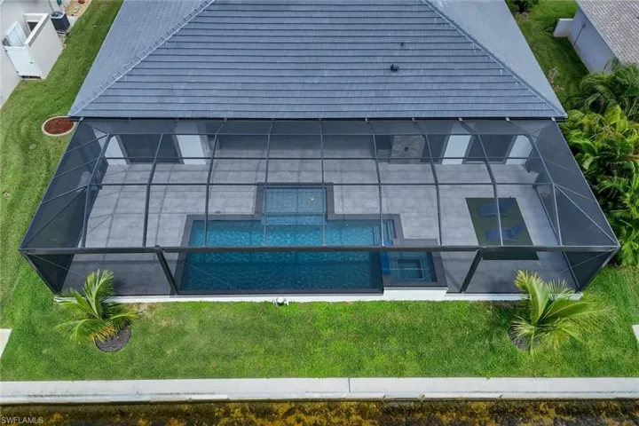 Aerial view of property and surrounding area