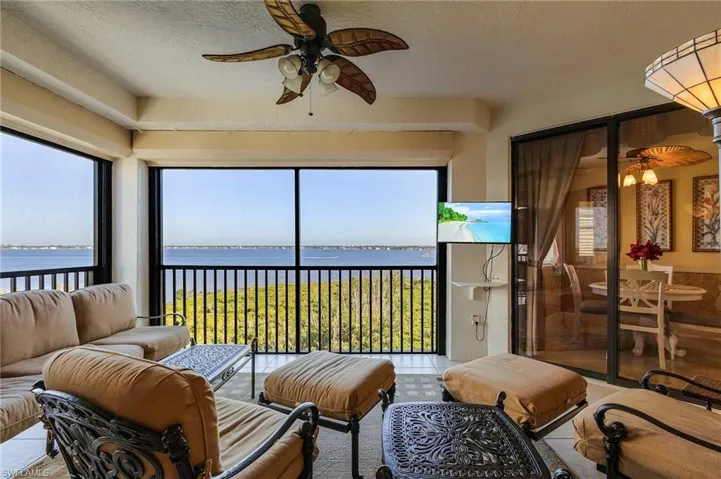 Screened Porch/River Views