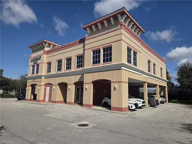 SW CORNER WITH COVERED PARKING