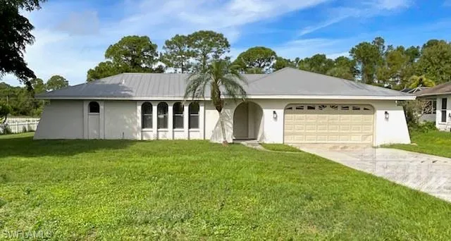 105 Jefferson Ave, Lehigh Acres, Florida 33936