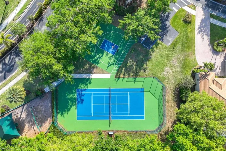 8355  Laurel Lakes  BLVD, Naples, FL 34119