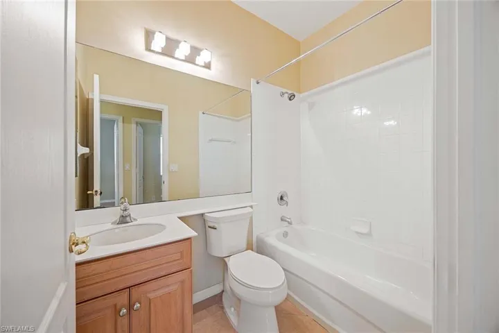 8355  Laurel Lakes  BLVD, Naples, FL 34119