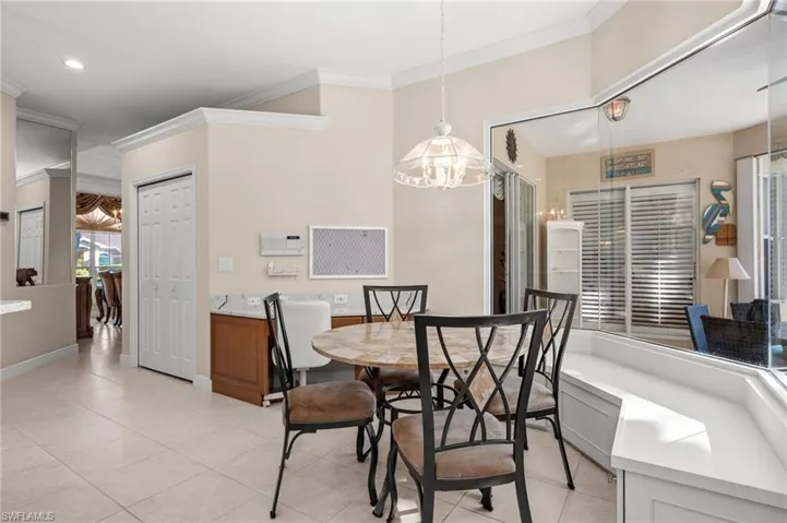 Breakfast nook overlooking the pool