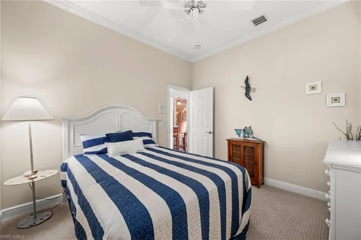 Guest bedroom #1