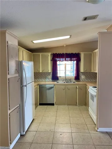 2470  Farrance  CT, North Fort Myers, FL 33917
