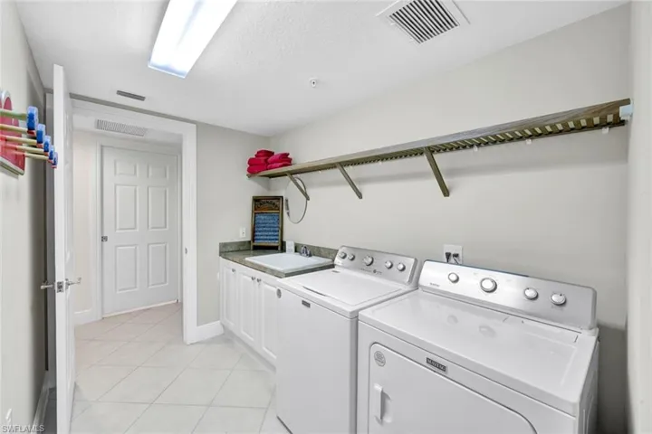 9038  Cascada  WAY, Naples, FL 34114