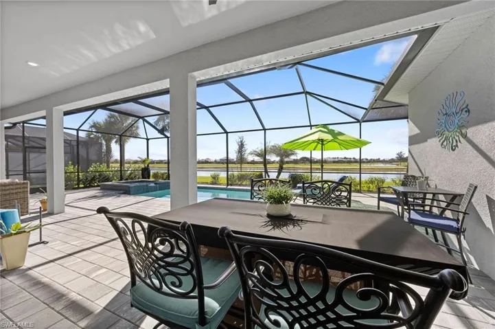 Lanai Dining Area