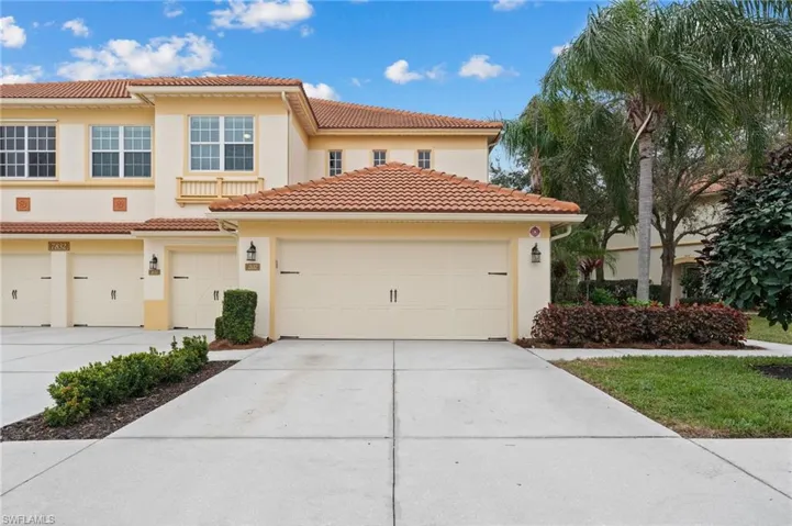 7832  Clemson  ST, Naples, FL 34104