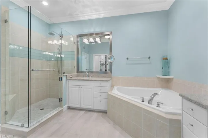 7832  Clemson  ST, Naples, FL 34104