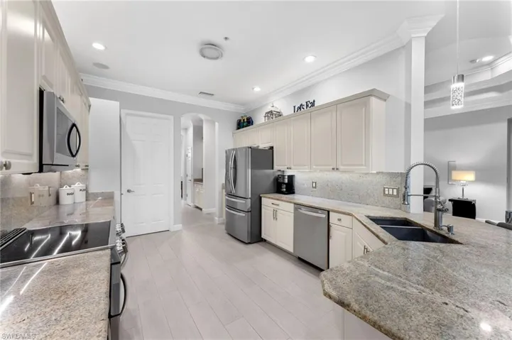 7832  Clemson  ST, Naples, FL 34104