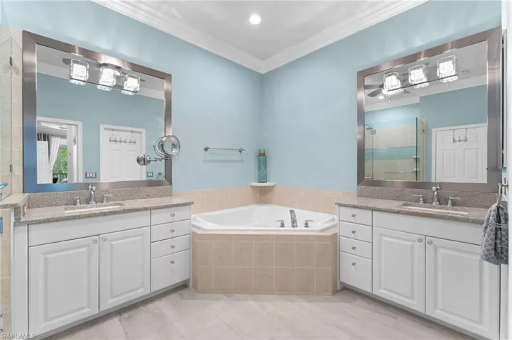 7832  Clemson  ST, Naples, FL 34104