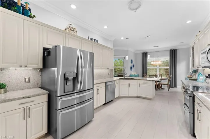 7832  Clemson  ST, Naples, FL 34104