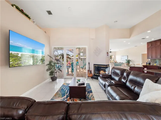 5222 Nautilus Dr, Cape Coral, Florida 33904