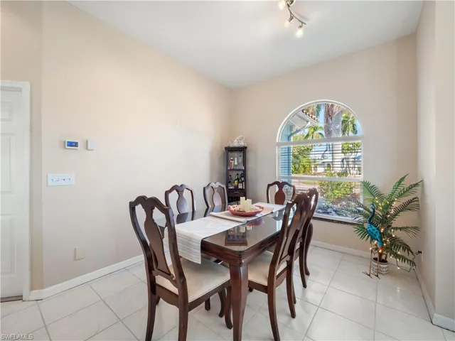 5222 Nautilus Dr, Cape Coral, Florida 33904