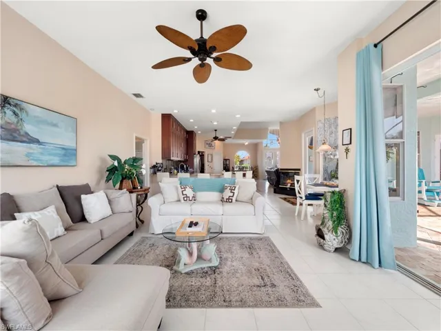 5222 Nautilus Dr, Cape Coral, Florida 33904