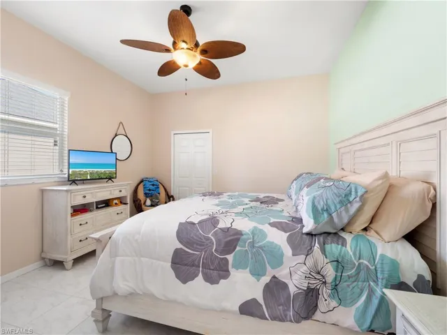 5222 Nautilus Dr, Cape Coral, Florida 33904