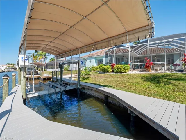5222 Nautilus Dr, Cape Coral, Florida 33904