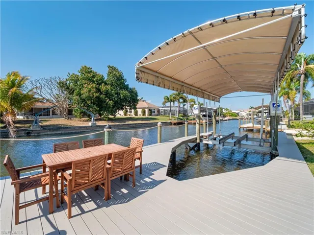 5222 Nautilus Dr, Cape Coral, Florida 33904