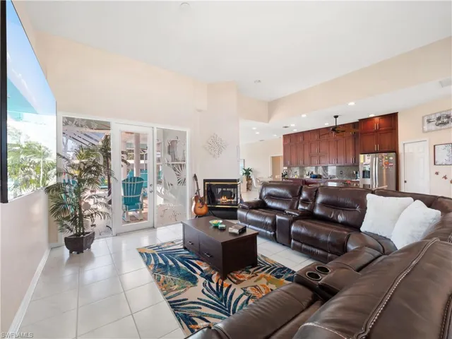 5222 Nautilus Dr, Cape Coral, Florida 33904
