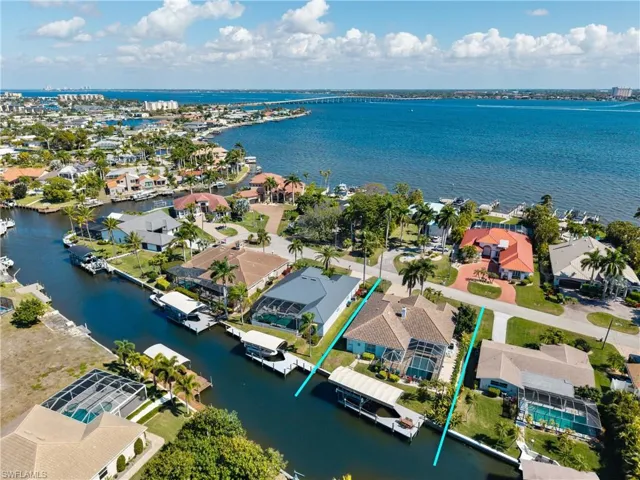 5222 Nautilus Dr, Cape Coral, Florida 33904