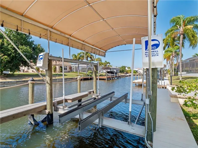 5222 Nautilus Dr, Cape Coral, Florida 33904