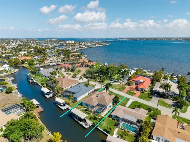 5222 Nautilus Dr, Cape Coral, Florida 33904