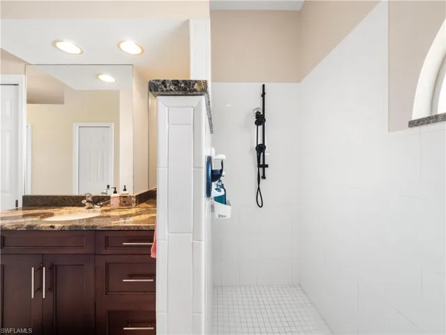 5222 Nautilus Dr, Cape Coral, Florida 33904