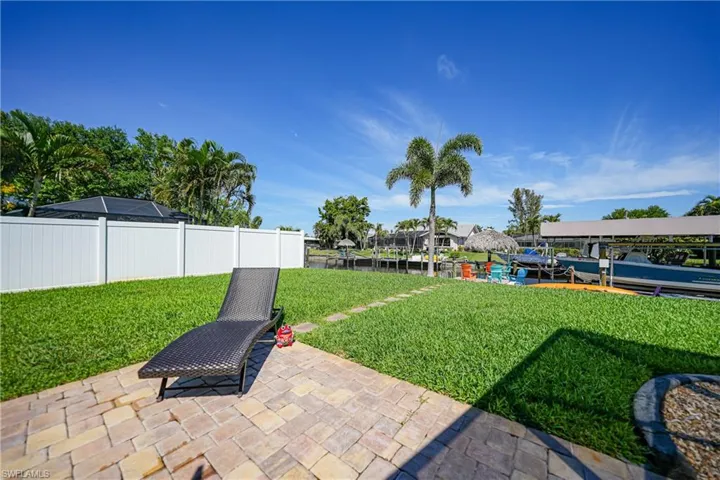 Beautiful garden area and pavered sun pad or bbq area