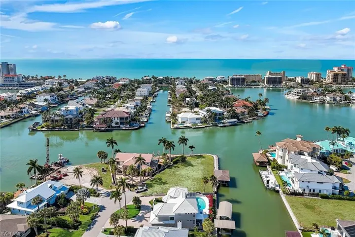 375 Germain Ave, Naples, Florida 34108