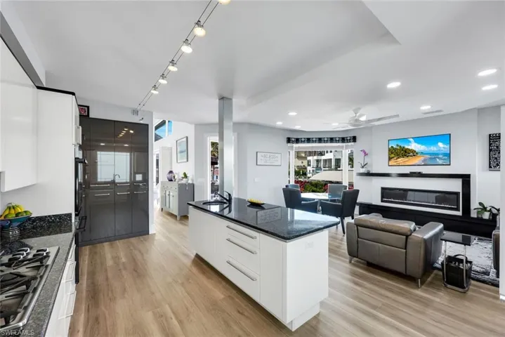 375 Germain Ave, Naples, Florida 34108