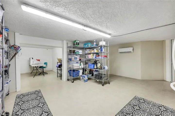 Incredible 1500 sq ft of storage air conditioned