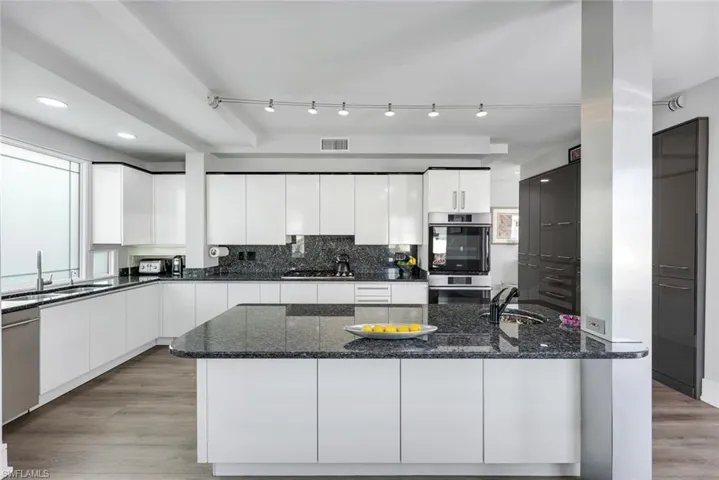 375 Germain Ave, Naples, Florida 34108