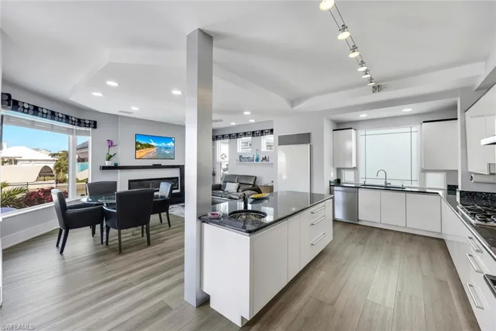 375 Germain Ave, Naples, Florida 34108