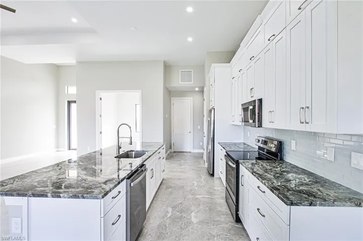 1115 NE 4th  PL, Cape Coral, FL 33909